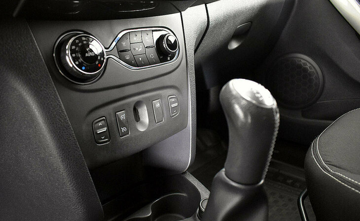 Renault Sandero - Фото 7