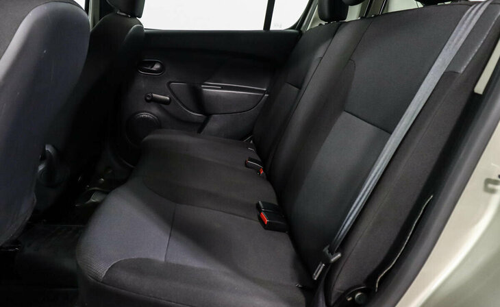 Renault Sandero - Фото 8