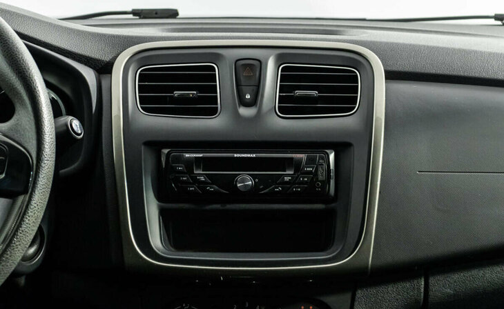 Renault Sandero - Фото 7