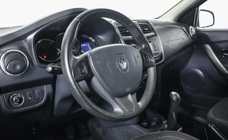 Renault Sandero - Фото 6