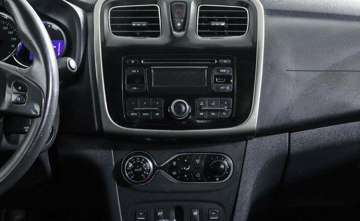 Renault Sandero - Фото 7