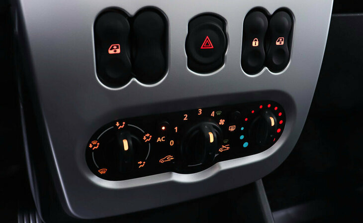 Renault Sandero - Фото 15