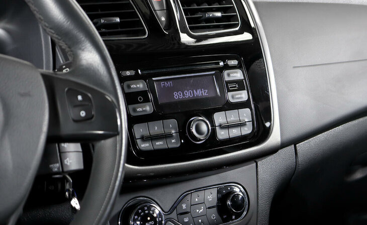 Renault Sandero - Фото 10