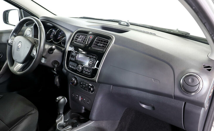 Renault Sandero - Фото 6