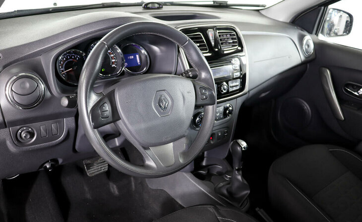 Renault Sandero - Фото 8
