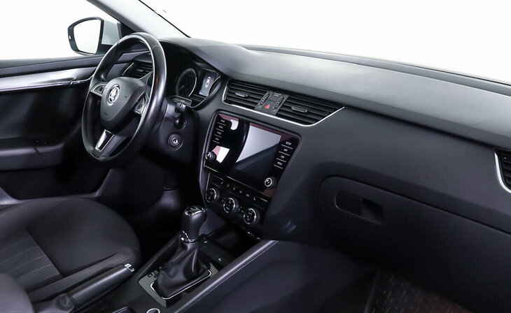 Skoda Octavia - Фото 6