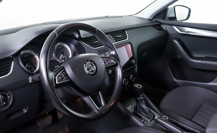 Skoda Octavia - Фото 8