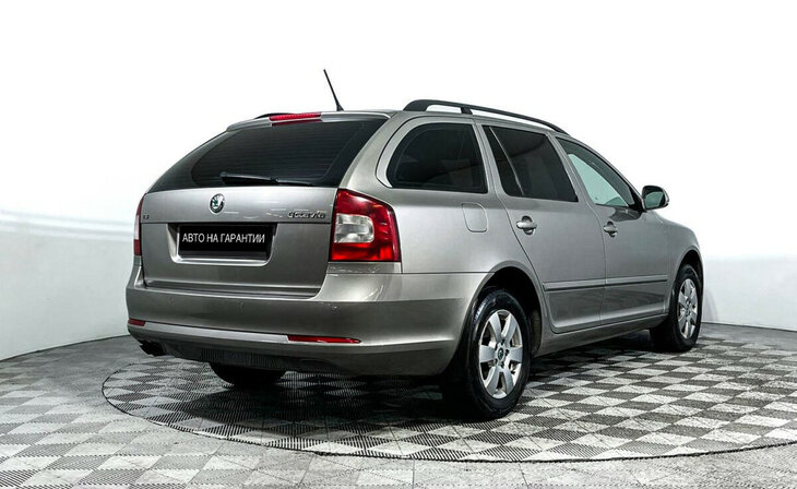 Skoda Octavia - Фото 2