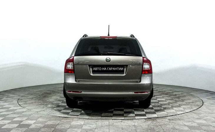 Skoda Octavia - Фото 3