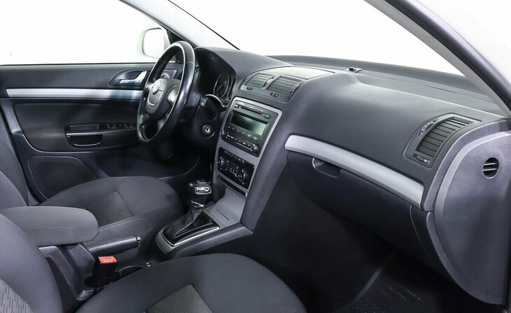 Skoda Octavia - Фото 8