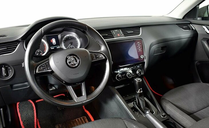 Skoda Octavia - Фото 9