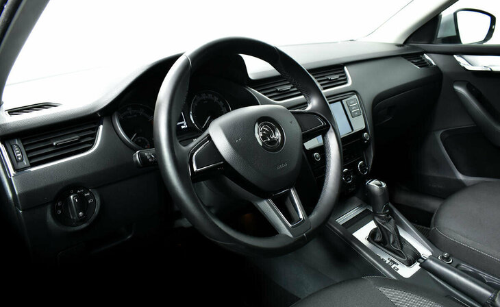 Skoda Octavia - Фото 8