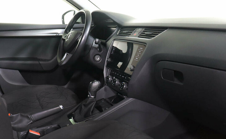 Skoda Octavia - Фото 9