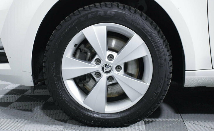 Skoda Octavia - Фото 4