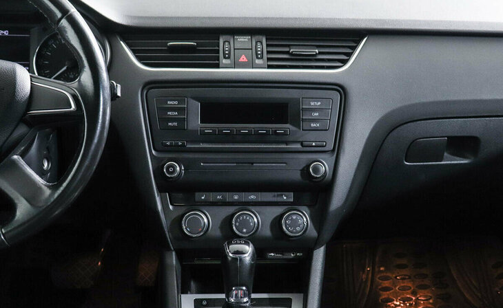 Skoda Octavia - Фото 8