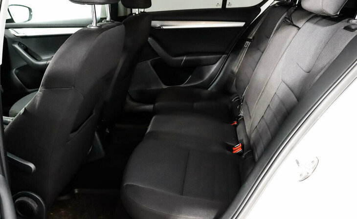 Skoda Octavia - Фото 8