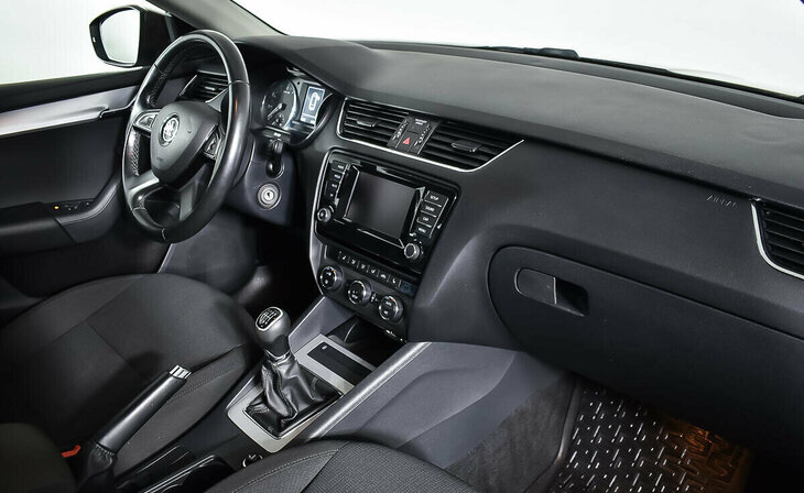 Skoda Octavia - Фото 9