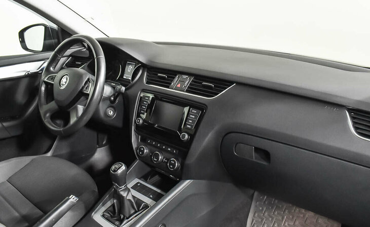 Skoda Octavia - Фото 8