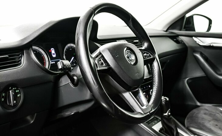 Skoda Octavia - Фото 9