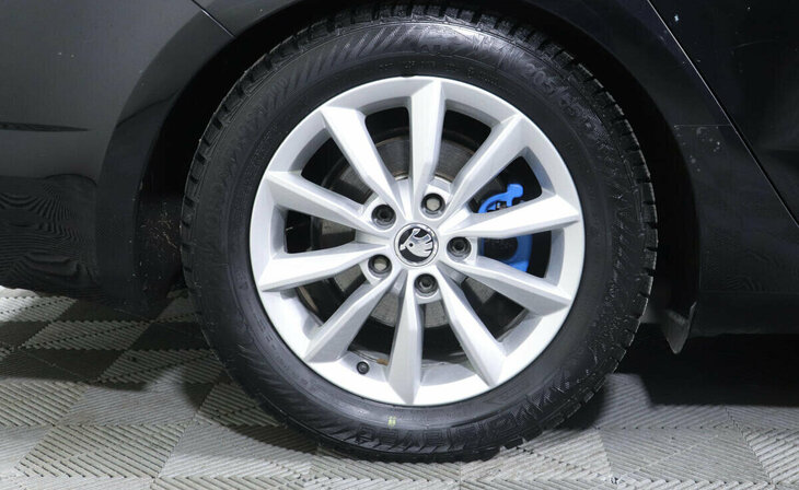 Skoda Octavia - Фото 4