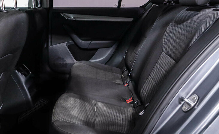 Skoda Octavia - Фото 8