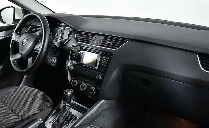 Skoda Octavia - Фото 7