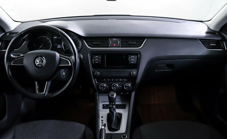 Skoda Octavia - Фото 8