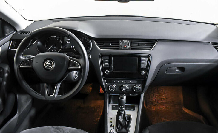 Skoda Octavia - Фото 8