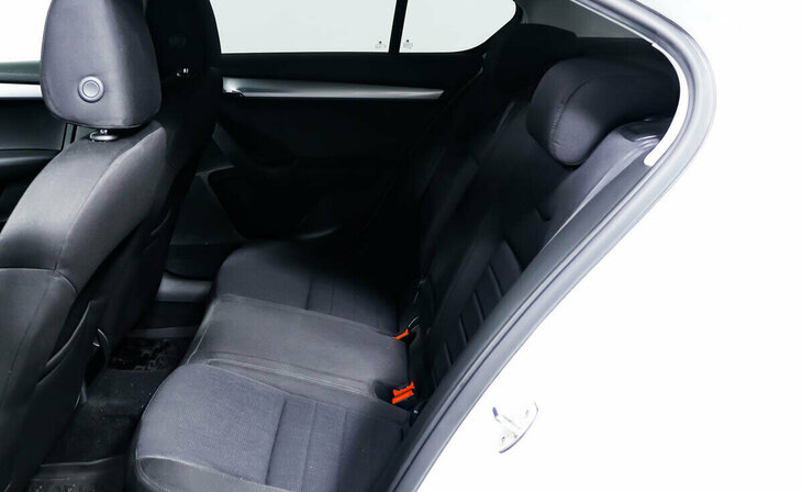 Skoda Octavia - Фото 9