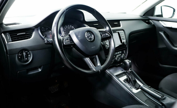 Skoda Octavia - Фото 7