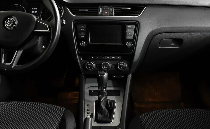 Skoda Octavia - Фото 11