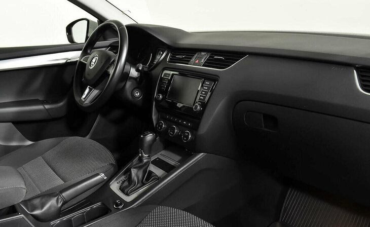 Skoda Octavia - Фото 8