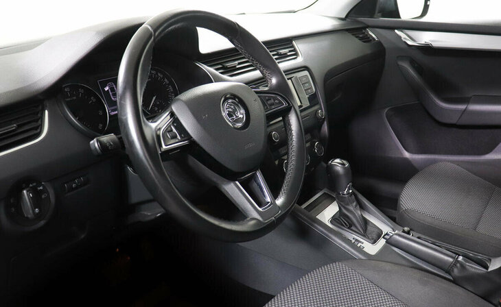 Skoda Octavia - Фото 6