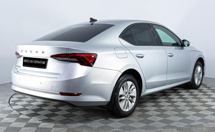 Skoda Octavia - Фото 2