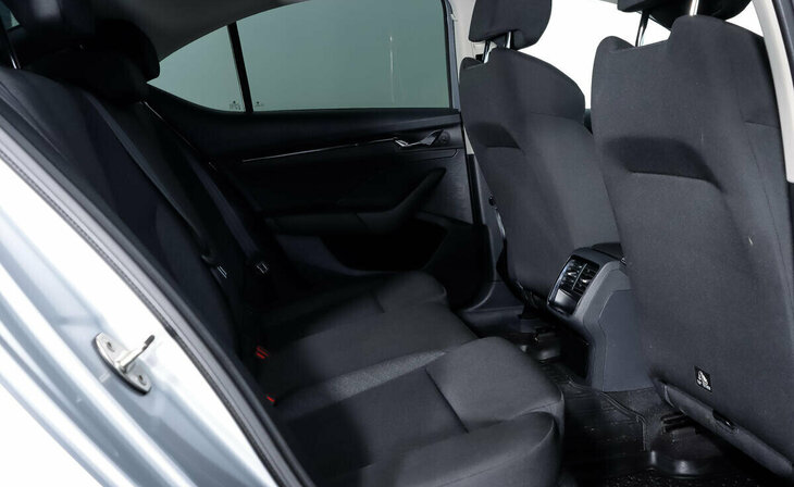 Skoda Octavia - Фото 8