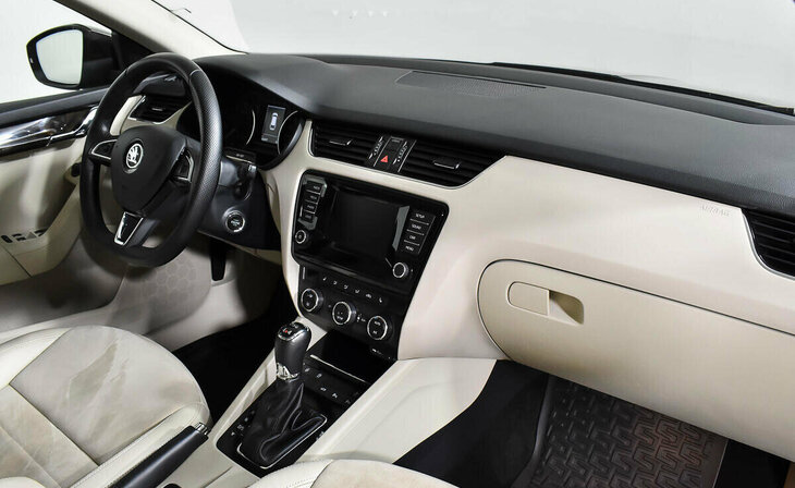 Skoda Octavia - Фото 8