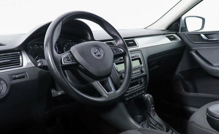 Skoda Rapid - Фото 8