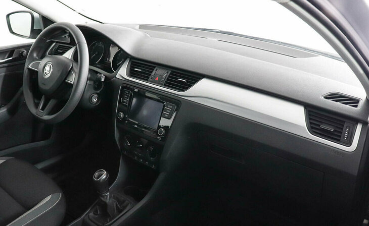 Skoda Rapid - Фото 4