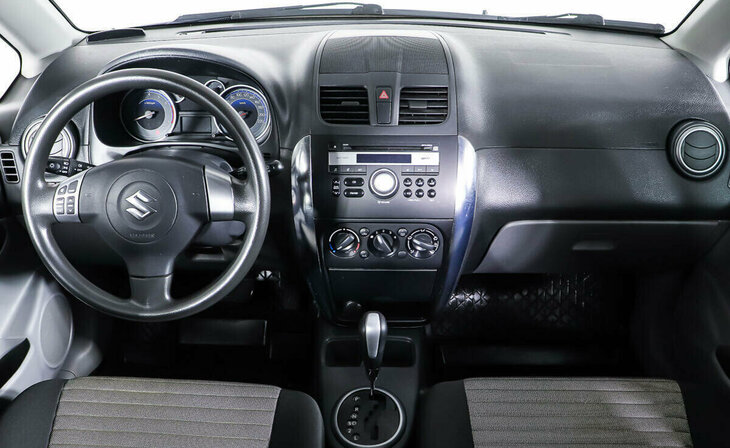 Suzuki SX4 - Фото 8