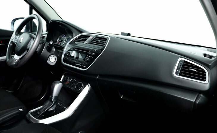 Suzuki SX4 - Фото 7