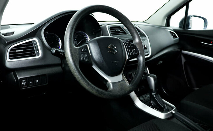Suzuki SX4 - Фото 8