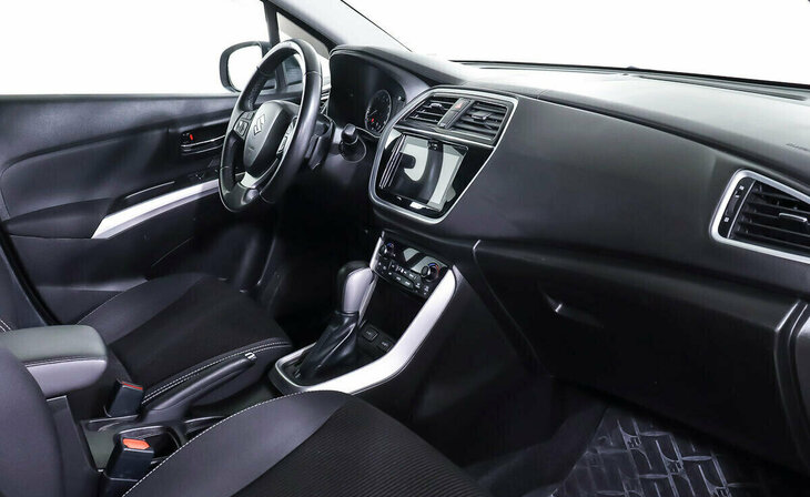 Suzuki SX4 - Фото 7