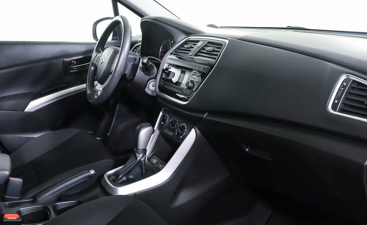 Suzuki SX4 - Фото 8