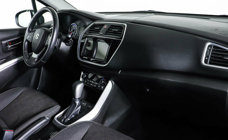 Suzuki SX4 - Фото 8