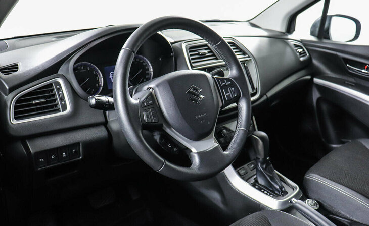 Suzuki SX4 - Фото 7