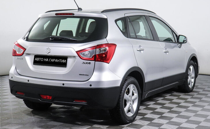 Suzuki SX4 - Фото 2