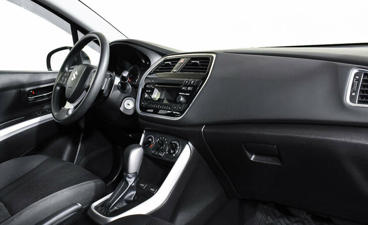 Suzuki SX4 - Фото 8