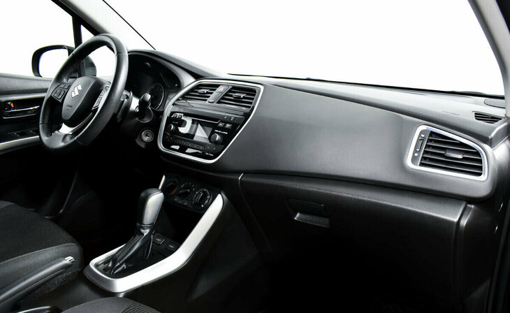 Suzuki SX4 - Фото 8