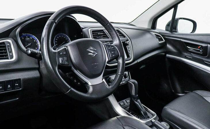 Suzuki SX4 - Фото 8