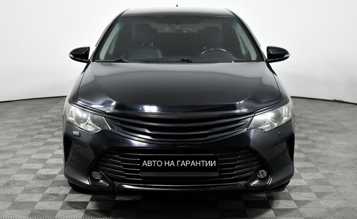 Toyota Camry - Фото 1